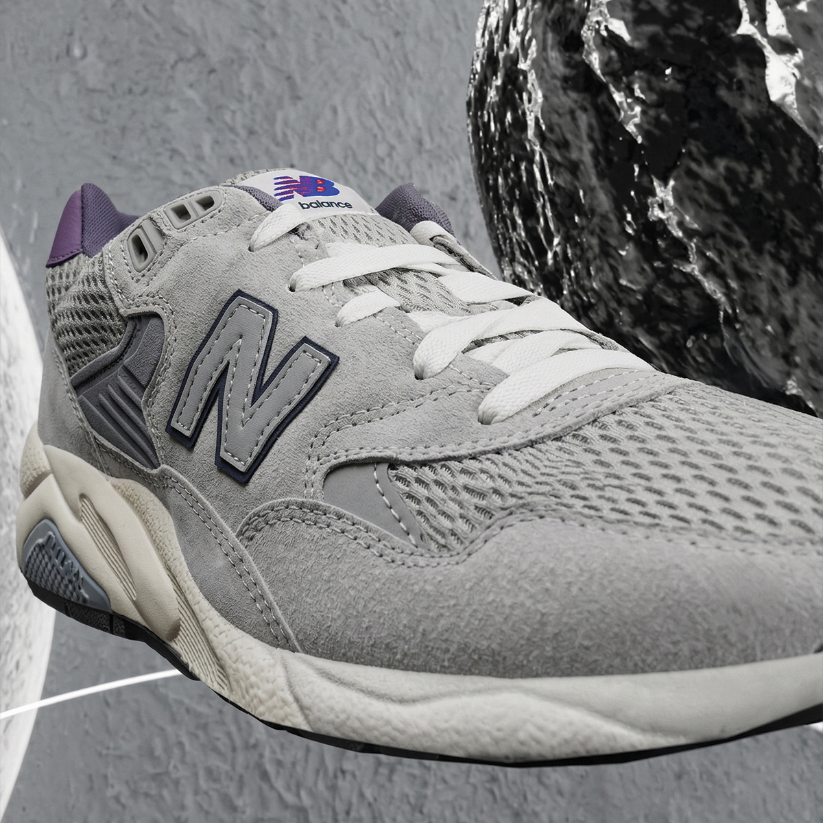 New Balance Grey Day Malaysia — close-up of the AR try-on interface showing a Grey Day silhouette rendered onto a shopper's foot